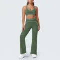 Set yoga verde oliva due pezzi con reggisieno sportivo e pantaloni larghi per fitness. - Taglia S / Sopra e Sotto / Verde Muschio Fumo