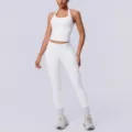 Completo sportivo bianco senza cuciture con top halter e leggings per fitness e yoga. - Taglia S / Top E Pantaloni / Bianco Naturale