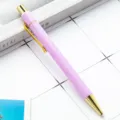 Macaron paarse plastic balpen met gouden clip en zeshoekig ontwerp voor op kantoor. - Snoeppaars