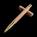 Eleganten nudefarbener Gelschreiber mit goldenen Akzenten, hochwertiger Business Stift als Geschenk. - Morandi Hellbraun (Goldbesatz)