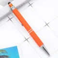Einziehbarer Metallkugelschreiber mit Eingabestift, orange gummierte Oberfläche für Büro. - Orangerot