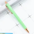 Minimalistische lichtgroene glitter balpen met roségouden metalen accenten voor op kantoor. - Gelakt Groen