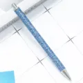 Blauer Glitzer Druckkugelschreiber für Büro und Schule, stylischer Metallstift glänzend. - Königsblau (silberne Beschläge)