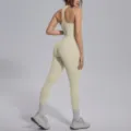 Effen sport yoga set met racerback top en strakke legging voor fitness en workout. - Khaki