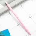 Roze metalen balpen met elegant macaron-design, vloeiend schrijven voor kantoor en school. - Roze
