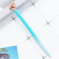 Penna a sfera in metallo azzurro con cuore in oro rosa carino come regalo cancelleria. - sfumatura blu