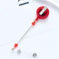 Rode intrekbare badgehouder met clip en kraaldetails voor sleutelkaarten en sleutels - Draaibare Clip Stijl / Transparant Rood