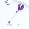 Paarse uittrekbare badgehouder met draaibare clip en kraaltjes voor ID-kaarten sleutels - Draaibare Clip Stijl / Amethist