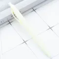 Penna a sfera retrattile in plastica color macaron con finitura gommata opaca per scrittura. - Bianco avorio