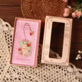 Simpatico segna libro in metallo con gatto e fragola in confezione regalo, elegante. - Scatola regalo / Stile Gatto Vestito Fragola
