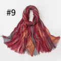 Detailansicht eines vintage Farbverlauf Viskose Schals, weicher gestreifter Stola Schal. - Stil #9