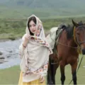 Cotton linen embroidered shawl ethnic cape women travel photography grassland scarf stylish warm wrap - Two-Row Embroidery Beige