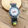 Kinder Quarzarmbanduhr mit Feuerwehrauto Zifferblatt klare Zahlen Silikonarmband für Jungen - Schwarz