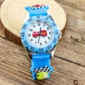 Kinder Zeichentrick Quarzarmbanduhr mit Feuerwehr Zifferblatt und blauem Silikonarmband. - Blau