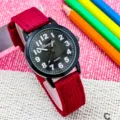 Reloj de cuarzo para niños con correa de lona roja y números claros y legibles. - Rojo y Negro