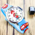Montre quartz dessin animé pompier pour enfants avec bracelet silicone bleu et aiguilles. - Modèle tube portatif - Bleu clair
