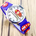 Montre quartz pompier bleue pour enfants avec aiguilles lumineuses et bracelet camion. - Style grande échelle - Bleu foncé