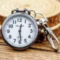 Montre infirmière à quartz avec chiffres clairs et boîtier en métal pour personnel - Aiguilles noires - Noir