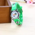Orologio in silicone cartone animato calcio 3D per bambini quadrante numeri studenti. - Verde