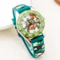 Kinder camouflage quartz horloge met groene siliconen band, stijlvol en praktisch voor jongens. - Groene band met camouflage wijzerplaat
