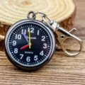 Montre de poche infirmière à quartz portable avec cadran noir et clip en métal. - Tout Noir