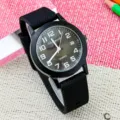 Orologio al quarzo con cinturino in silicone nero, numeri grandi e chiari e datario per studenti. - tutto nero