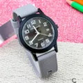 Orologio al quarzo con cinturino in silicone grigio e numeri chiari con data utile. - Grigio & Nero