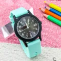 Waterdicht kinderhorloge met mintgroene siliconen band en 24-uurs wijzerplaat voor scholieren. - Muntgroen & zwart