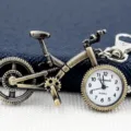 Vintage bicycle pocket watch quartz keychain fashion cute bronze metal clock for kids. - Keychain Style / Bronze