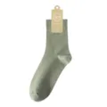 Herren reine Baumwolle Crew Socken in Grau-Grün, mit minimalistischem Hängeetikett für Alltag. - Einheitsgröße / Armeegrün