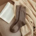 Herren einfarbige braune Baumwollsocken, kuschelige thermische Winter Strickstrümpfe für den Alltag. - Einheitsgröße / Kaffeebraun