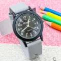 Orologio quarzo bambini cinturino silicone grigio numeri chiari moda giovanile impermeabile - Grigio & Nero