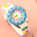 Kinder Quarzwatch mit bunten Zahlen Meeresdesign weisses Silikonarmband fur Jungen und Madchen - Hellblau