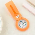 Montre de poche quartz en silicone orange avec clip sac a dos pour tous les etudiants. - Orange