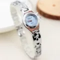 Pequeño reloj de cuarzo para mujer con elegante correa de metal, reloj de moda estudiante. - Plata y Azul Claro