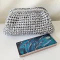 Ασημένια πλεκτή τσάντα φάκελος για γυναίκες, κομψή τσάντα ώμου, υφαντό τσαντάκι. - Ασημί