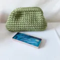 Bolso de mano verde de ganchillo artesanal, bolso tejido elegante con cierre de marco para mujeres. - Verde hierba