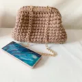 Bolso bandolera de ganchillo con cadena dorada, elegante bolso de mano para mujer - Color café con cadena