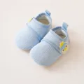 Scarpe primi passi per neonato blu chiaro con tenero ricamo e suola morbida antiscivolo. - Taglia 11 (0-6 mesi) / Blu Bambino