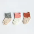 Schattige katoenen babysokken met comfortabele omslag voor peuters van 0 tot 3 jaar oud. - Maat XS (0-6M) / Kleurblok babymeisje