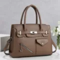 Sac à main femme en cuir marron avec poignées, bandoulière et fermeture à tour élégante. - Café