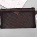 Minimalistische transparante mesh etui, grote draagbare kantoorartikelen tas voor examens. - Koffie