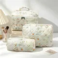Süßes geblümtes Make-up-Taschen-Set aus gesteppter Baumwolle für Reisen und Kosmetik - Aufbewahrungstasche für Damenbinden / Kariertes Blumen-Set