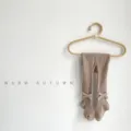 Collants côtelés pour bébé kaki avec nœuds à carreaux, leggings en coton doux. - Grille Kaki
