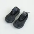 Schwarze glitzernde Baby Kleinkind Lauflernschuhe Socken mit Schleife weiche Sohle - A086 Lurex-Stil - Schwarz