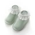 Süße Baby Lauflernsocken mit weißer Spitze und Gummisohle, helle grüne atmungsaktive Babyschuhe. - Zwirn Grün / 20-21 (11.5-12.5cm)