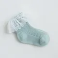 Chaussettes à volants vert menthe bébé, chaussettes courtes coton adorable variante. - Vert clair