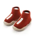 Laufschuhe Babysocken mit Gummisohle anti-rutsch Kleinkind Socken für Jungen und Mädchen. - Stoffetikett Ziegelrot