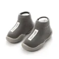 Graue Kleinkind Boden Socken Anti-Rutsch Gummisohle Sauglings Lauflernschuhe Variante - Stoffetikett Eisengrau