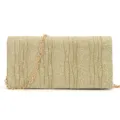 Détail de pochette de soirée pailletée dorée avec bandoulière chaîne et texture brillante. - Or